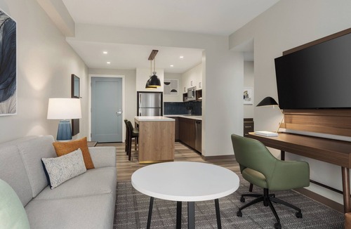 Etobicoke Hotel | Staybridge Suites Toronto Airport East by IHG