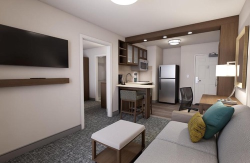 Sterling Heights Hotel | Staybridge Suites Sterling Heights - Detroit Area by IHG