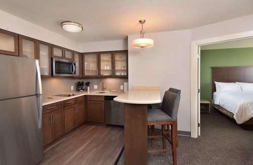 Lake Delton Hotel | Staybridge Suites Wisconsin Dells - Lake Delton by IHG