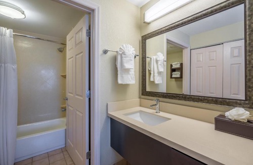 Concordville Hotel | Staybridge Suites Wilmington - Brandywine Valley by IHG