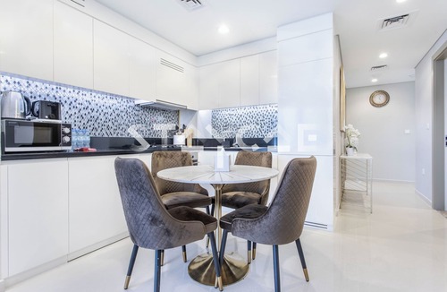 Sheikh Zayed Road Apartment | Staycae Holiday Homes - Aykon C