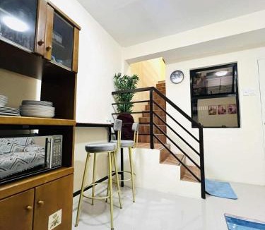 Paombong Apartment | Staycation in Malolos Bulacan with Parking, Netflix and Fast WiFi