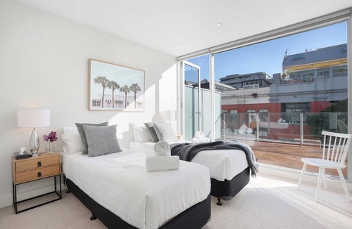 Collingwood Apartment | StayCentral - Collingwood Penthouse on Oxford - Oxford St, Collingwood - 2 Bedrooms, 2 Beds, 1 Bathrooms, 1 secure undercover parking spot.