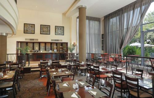 Rustenburg Hotel | StayEasy Rustenburg