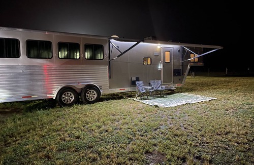 Rowland RV Rental | Staying on a working horse farm