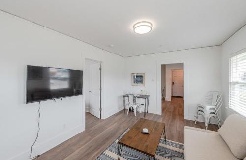 Coos Bay House | #StayInMyDistrict Bluebird Cottage Coos Bay