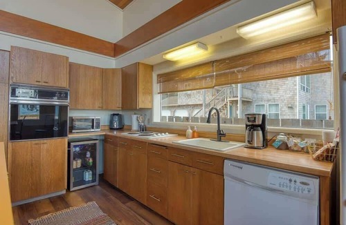 Coos Bay House | #StayinMyDistrict Cape Arago Sanctuary at the Sea