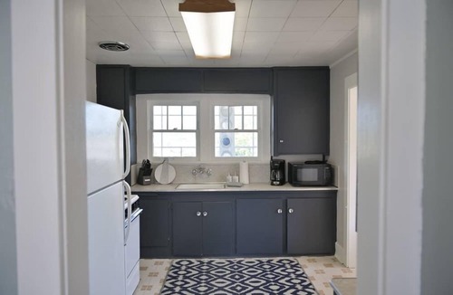 Coos Bay Apartment | #StayinMyDistrict Heritage House Private Suite
