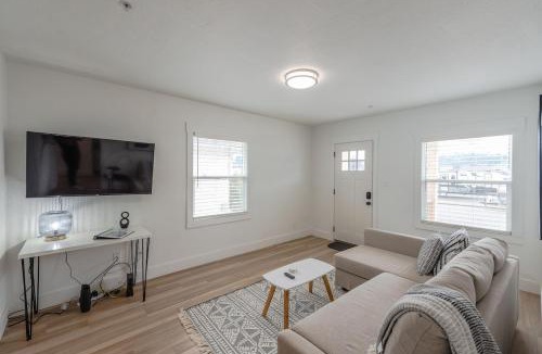 Coos Bay House | #StayinMyDistrict Zen Cottage Coos Bay