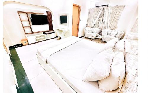 Karachi Apartment | StayLuxe