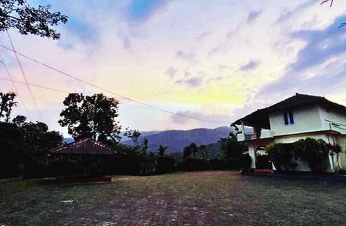 Kurchi Resort | STAYMAKER Vibe Inn Homestay