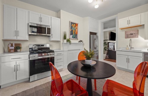 Mount Adams Apartment | StayPavilionMtAdams | Cincinnati