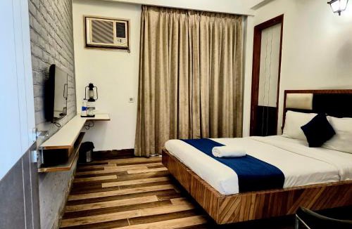 Sushant Lok Hotel | Stays - Golf Course Road