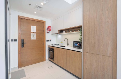 Dubai Apartment | StayShort - Prime Studio that Sleeps 2 in Jebel Ali