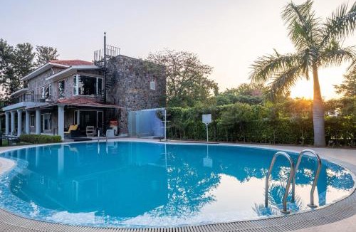 Taoru Villa | StayVista at Banyan Abode 6BR Pet Friendly Villa With Pool at Manesar