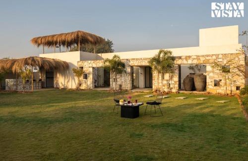 Rajawas Villa | StayVista at Casa V2 with Pool, WiFi, AC