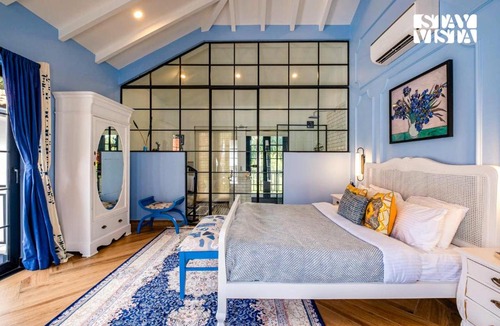 Chikhli Villa | StayVista at Casa PuMa with Pool & WiFi