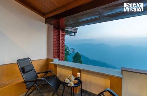 Shimla Villa | StayVista at Elm - Elysium Estate Valley 2BR, Bonfire & Meals