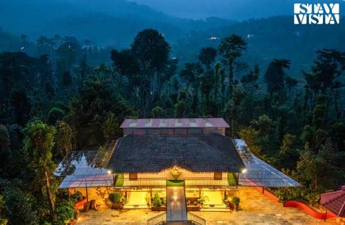 Kurchi Villa | StayVista at Hermitage 4BR -Coorg Near Irupu Falls