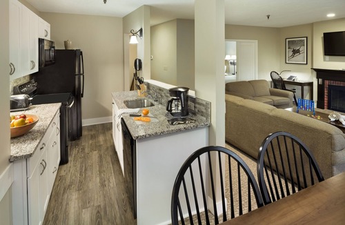 Sanbornton Hotel | Steele Hill Resorts