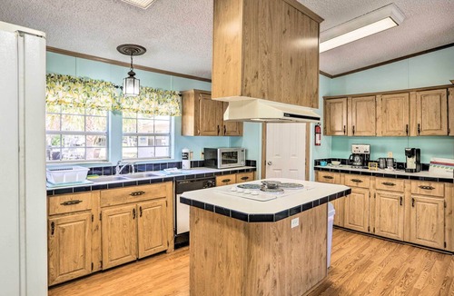 Steinhatchee Cottage | Steinhatchee Home w/Boat Parking: 1 Mi to Marina