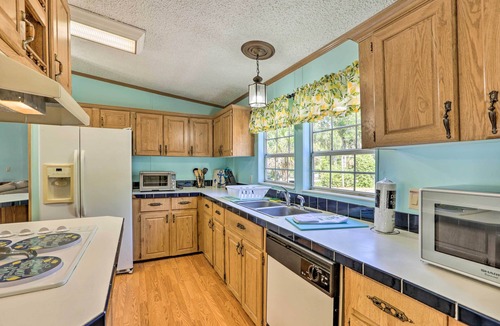Steinhatchee Cottage | Steinhatchee Home w/Boat Parking: 1 Mi to Marina
