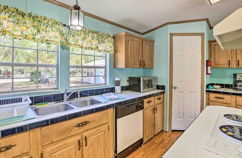 Steinhatchee Cottage | Steinhatchee Home w/Boat Parking: 1 Mi to Marina