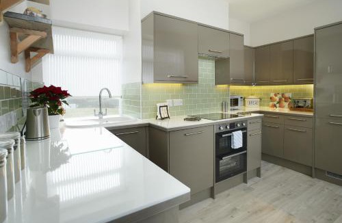 Llantwit Major House | Stella