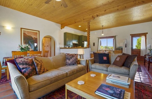 Arroyo Seco House | Stella Luna - in the Lap of Taos Mountain!