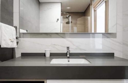 Basaksehir Apartment | Stellar - Chic & Modern 2BR Condo w/ Parking & Gym