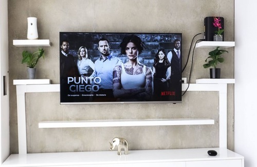 San Pedro Apartment | Stellar kitchen and location, ample storage space