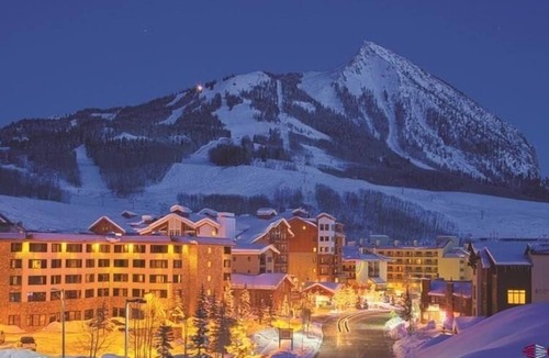 Mount Crested Butte Condo | Stellar Location with Hot Tub, Pool, Steam Room & Gym Acces, Pets Okay