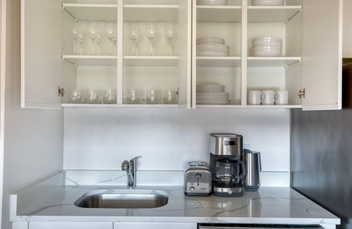 Upper East Side Apartment | Stellar UES 2BR w/Elevator & Doorman, nr Transportation, by Blueground
