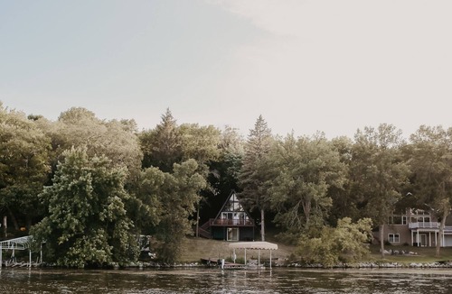 Richmond Cabin | Step Back in Time: Cozy Lakeside Retreat Vintage A-Frame Cabin on Horseshoe Lake
