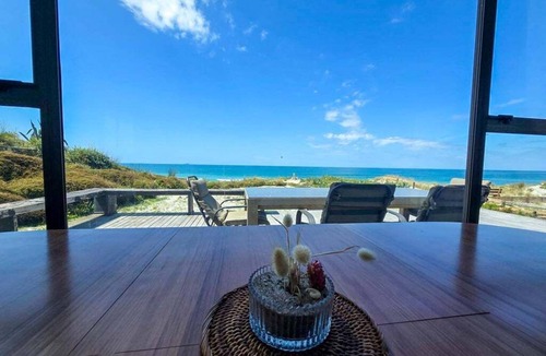 Pukehina House | Step Back in Time – Retro Beachfront Bach at Pukehina