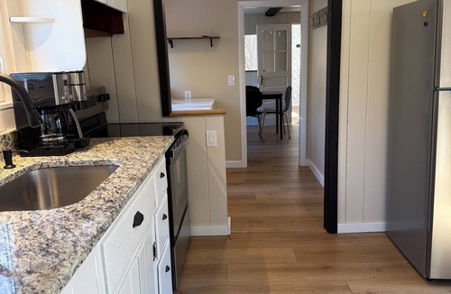 West Hill Lake Cottage | Step back in time with our 2-bedroom cottage in charming New Hartford!
