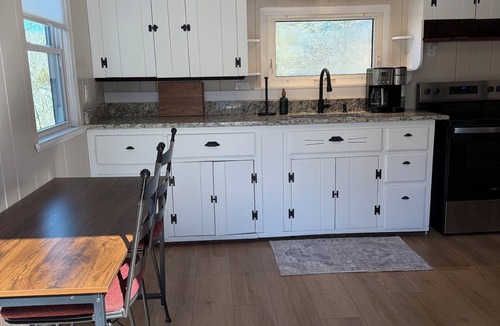 West Hill Lake Cottage | Step back in time with our 2-bedroom cottage in charming New Hartford!