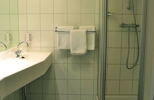 De Koog Hotel | Step Into Comfort and Wellness on Texel’s Scenic Shores! Free Breakfast!
