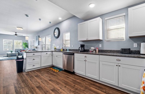 Denver Heights Cottage | Step Into Comfort in This 3br/2ba Downtown Retreat