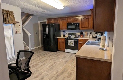 Southaven House | Step into Southern Comfort with this spacious 4-bedroom house in Southaven, MS