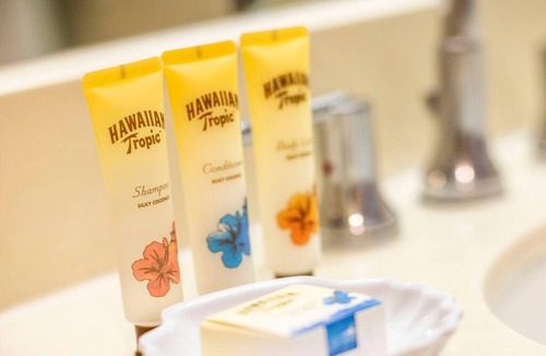 Waikiki Hotel | Step Out into Waikiki | Family Hotel w/Outdoor Pool & Breakfast