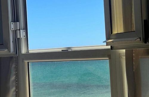 Mansoura Apartment | step to the beach