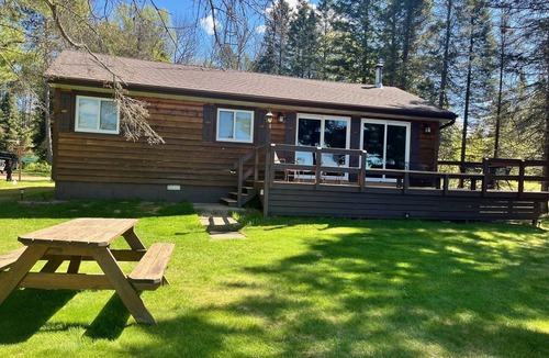 St Germain House | Stepaway Vacation Rentals- Circle of Pines Pine Lodge