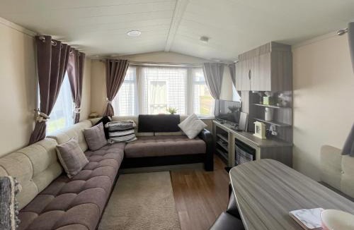 Rhyl House | Stephanie