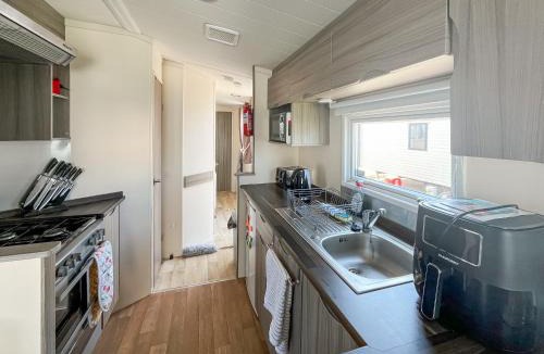 Rhyl House | Stephanie