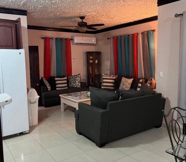 Venetian Road Settlement Apartment | Steps Away from Adventure -2bedroom & 2 Bath