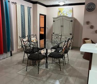 Venetian Road Settlement Apartment | Steps Away from Adventure -2bedroom & 2 Bath