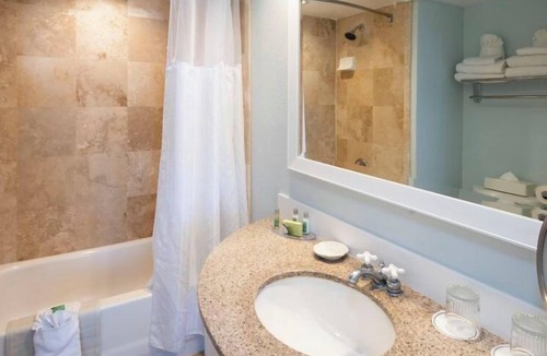 St. Pete Beach Hotel | Steps Away from the Beach! 3 Units w/Balconies, Outdoor Pools, Parking!