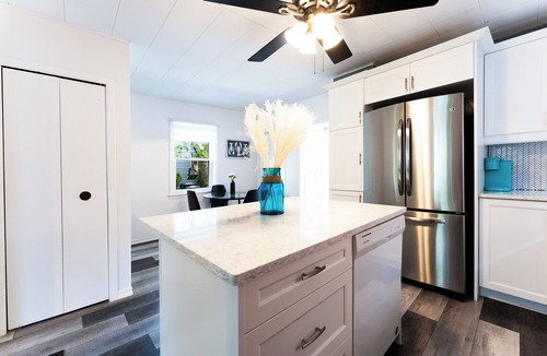 Port Stanley Cottage | Steps away from the beach, perfect family getaway - 5 min walk to beach