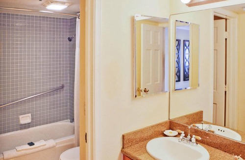 San Clemente Hotel | Steps away from the beach! Fully Equipped Kitchen & Free Parking!